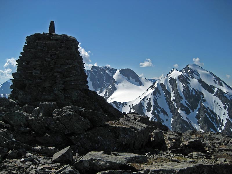 kivipyramiidfastdalstindenitipus1275m.jpg